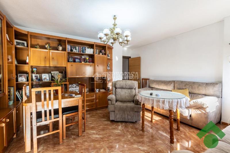 Foto 982487a1-716d-4aa2-b73b-a7f4f4dc4af4. Piso  en venta en Barrio de Zaidín Granada