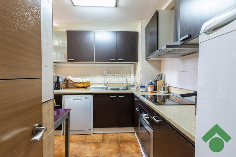 Foto d9bfb856-b125-4ee3-8afd-b96f8e2aa083. Piso  en venta en Barrio de Zaidín Granada