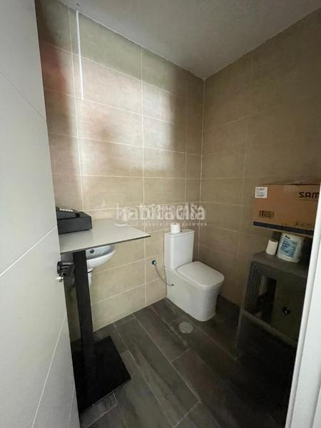 Foto 16a96d5b-da75-40be-88bc-7b7f2c5af481. Local comercial  en venta en Barrio de Zaidín Granada