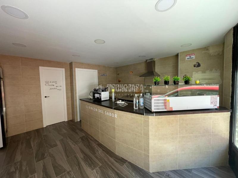 Foto 4f64aacc-a5e3-4b57-9766-fe02c2da0146. Local comercial  en venta en Barrio de Zaidín Granada