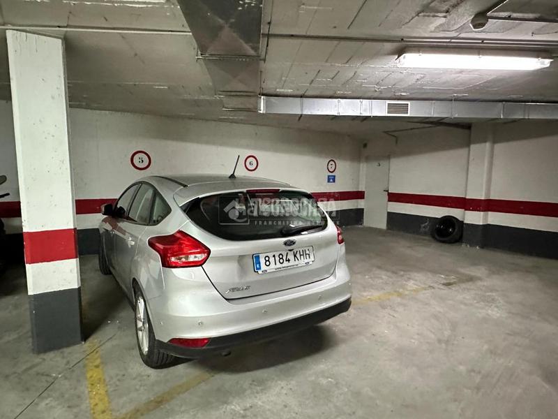 Foto 5c6757a2-503a-493e-b9d2-2f53d51a4d8e. Aparcament cotxe a Barrio de Zaidín Granada