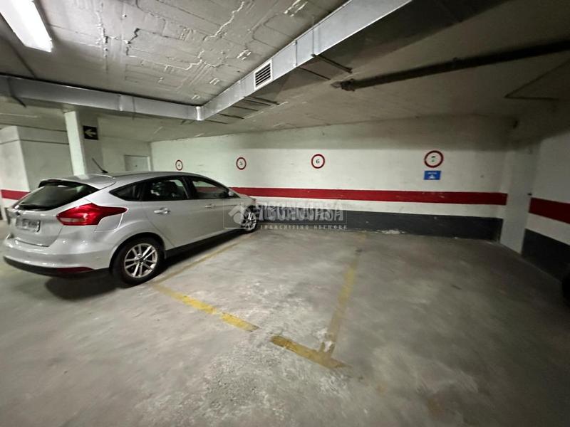 Foto eb94fdfe-7fc1-4699-83f0-0ba0776ccae5. Aparcament cotxe a Barrio de Zaidín Granada