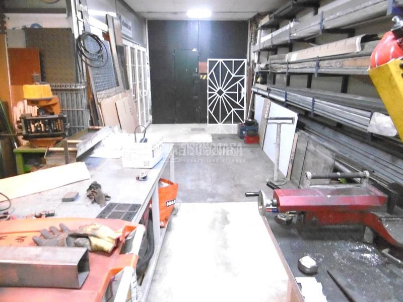 Foto ab6adb63-23e8-4ad3-a0ec-b7c944f8f46a. Locale commerciale in Pradolongo Madrid