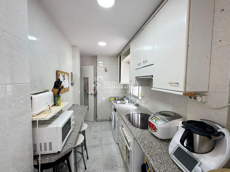 Foto f8a14930-650e-4bc1-869a-ad68ed9cf136. Flat with heating in Pradolongo Madrid
