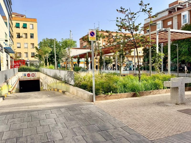 Foto 0d1871f7-13a8-402e-bd68-28533e0c0ada. Aparcament cotxe a Pradolongo Madrid