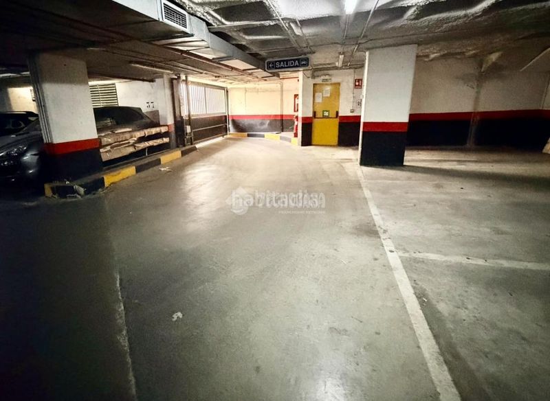Foto 1d2a7d4a-8b9c-40ce-b052-a6f9cb244410. Aparcament cotxe a Pradolongo Madrid