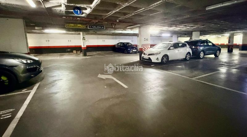 Foto a4a60e80-8cdf-4eb2-b982-220a33343e6a. Aparcament cotxe a Pradolongo Madrid