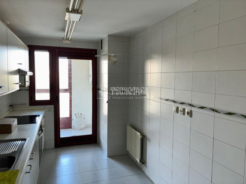 Foto 21b69d35-af64-4ee7-97f0-f82ca393c14a. Pis amb calefacció piscina a Chorrillo Alcalá de Henares