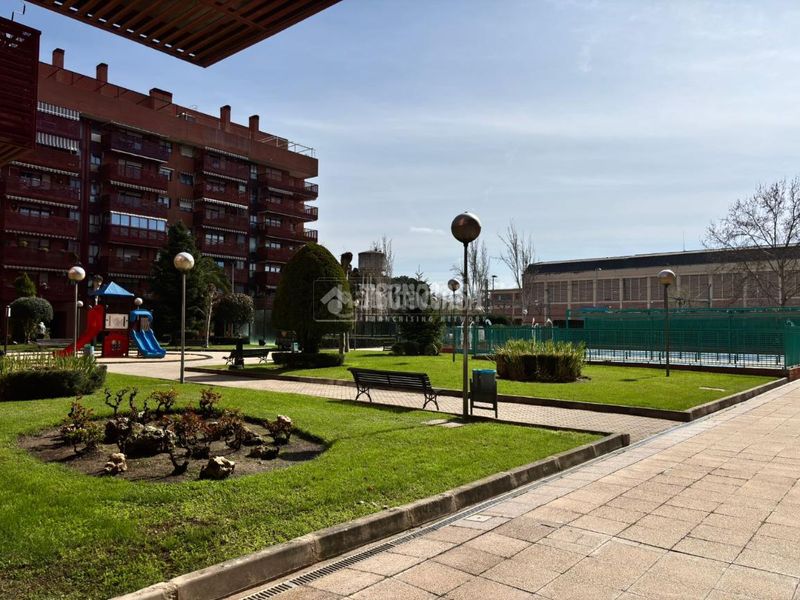 Foto 3549d90c-0390-4988-b87c-11369d6f4cee. Pis amb calefacció piscina a Chorrillo Alcalá de Henares