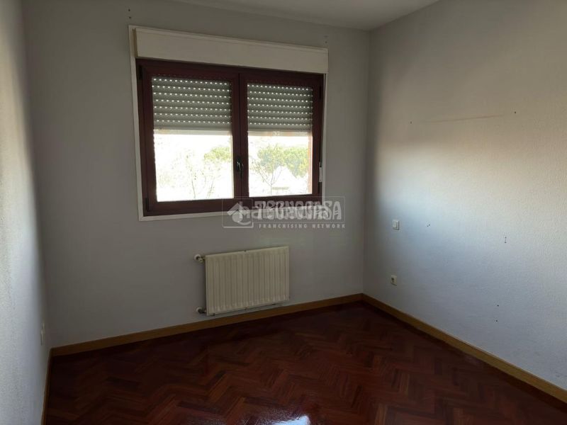 Foto 4f8543a9-8aac-4a63-a892-b2fce710c12e. Pis amb calefacció piscina a Chorrillo Alcalá de Henares