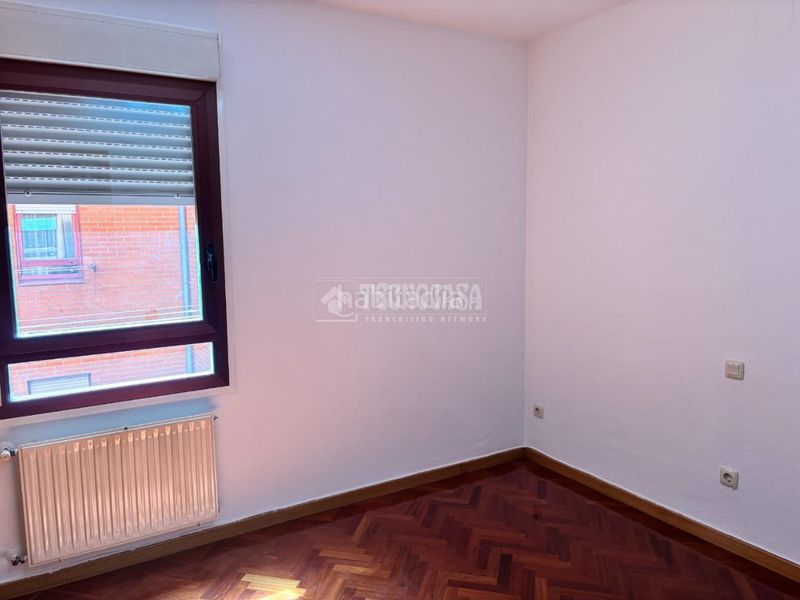 Foto 9e8ec3fa-b202-4695-9584-2de999f2d2a3. Pis amb calefacció piscina a Chorrillo Alcalá de Henares