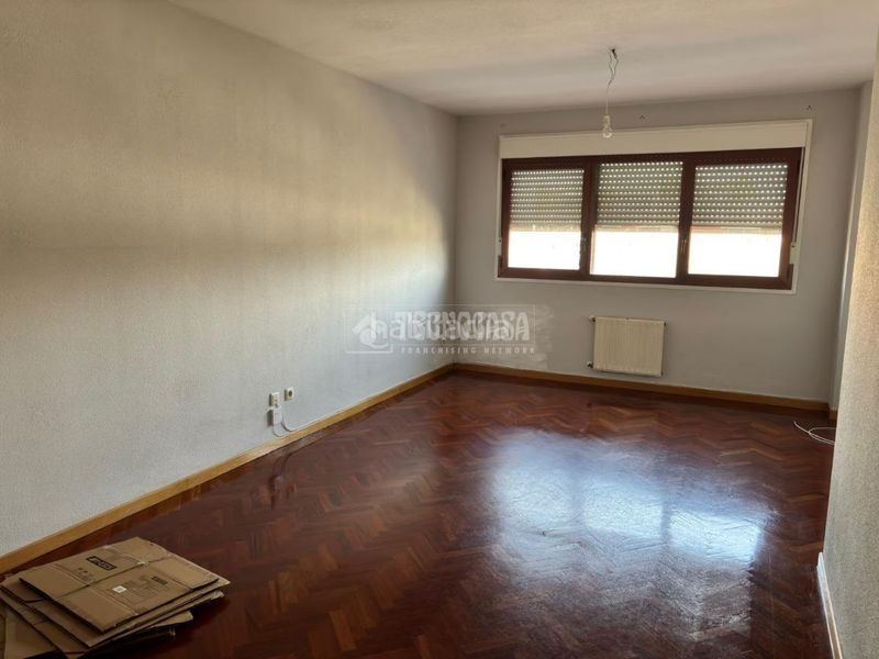 Foto d544c868-e281-42cd-a667-1f2636bd0d25. Pis amb calefacció piscina a Chorrillo Alcalá de Henares