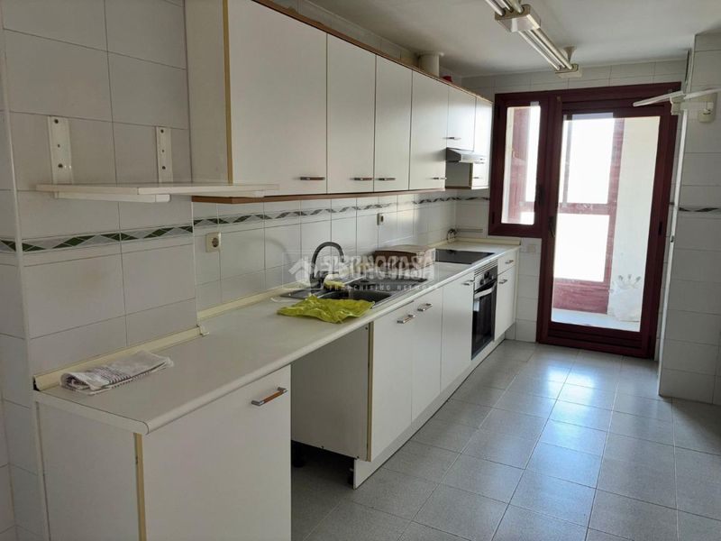 Foto d684c1bb-d36c-4232-b1be-c19afa43e585. Pis amb calefacció piscina a Chorrillo Alcalá de Henares