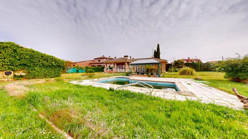 Foto c54e8ab5-c65f-4848-b538-50d85f94d264. Casa amb aparcament piscina a Casar (El)