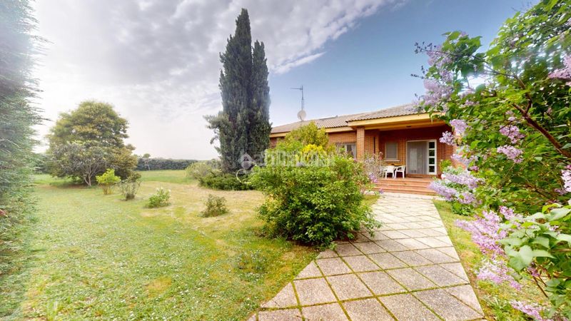 Foto d4ea7dda-2793-4c96-8528-80238d4b995f. Casa amb aparcament piscina a Casar (El)