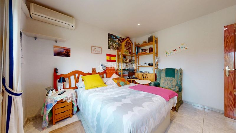 Foto dcf98598-67b8-44bc-b253-7614f8d8b547. Casa amb aparcament piscina a Casar (El)