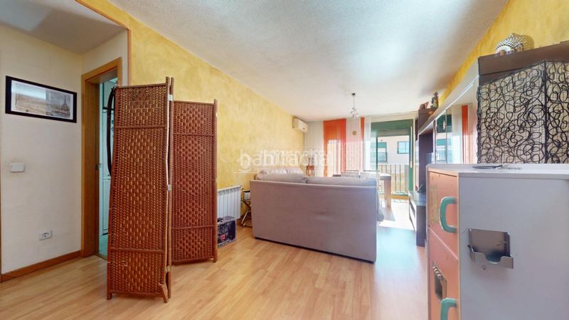 Foto decb3c71-996d-4d69-bd6d-8354a8cde8ca. Pis a Casar (El)