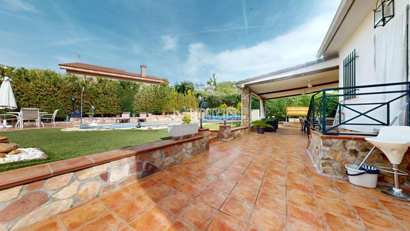 Foto b1a74aa3-5225-4245-90e0-ca72bc55636d. Casa amb aparcament piscina a Casar (El)