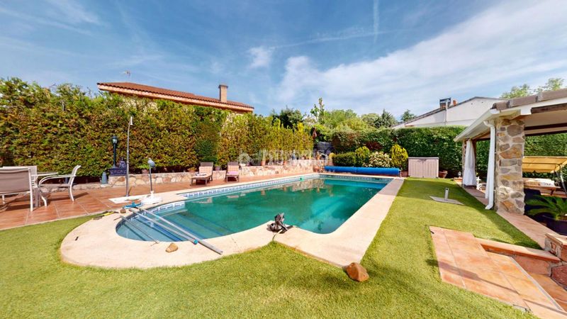 Foto c6ba9b99-d30b-4e51-aa23-3f598d7ce62a. Casa amb aparcament piscina a Casar (El)