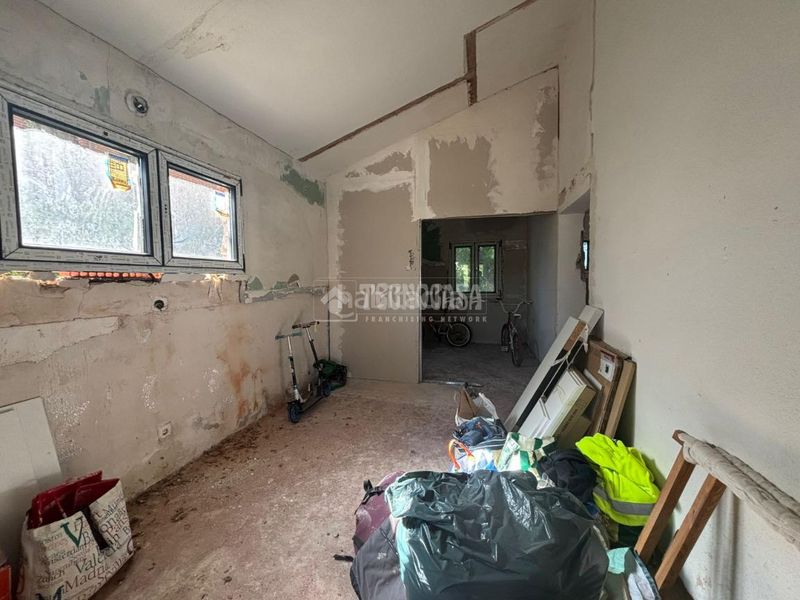 Foto f51d4fcc-357e-4293-8527-2234f93b40ec. Casa amb piscina a Casar (El)