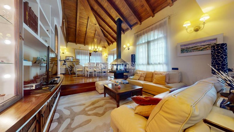 Foto 6b370b5b-9266-4ee4-aee0-abd1bbd845f6. Casa amb aparcament piscina a Casar (El)