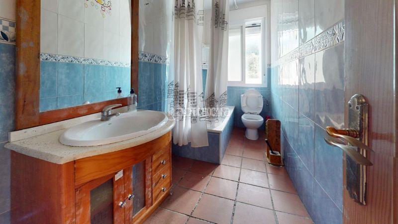 Foto 00d65215-3958-40e7-80fb-7a3b819d788c. Casa amb aparcament a Casar (El)