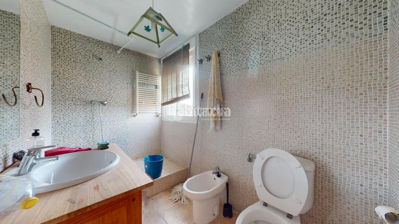 Foto a3e0d26d-3c93-4d30-a507-800da338420e. Casa amb aparcament a Casar (El)