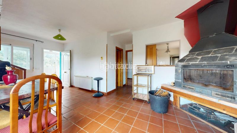 Foto fe2a0d97-96be-45d0-8c4b-6813c0df2d51. Casa amb aparcament a Casar (El)