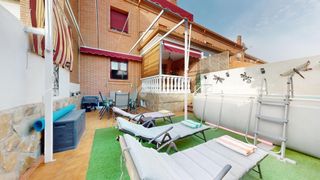 Casa aparellada a Casar (El). Casa en venta en el casar