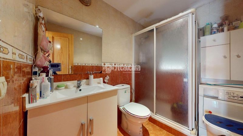 Foto 078ecfeb-e854-4013-9002-f56622e217c9. Casa amb aparcament a Casar (El)
