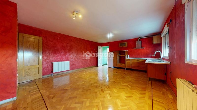Foto 5528530d-c9f2-4051-acce-c26a79bb8451. Casa amb aparcament a Casar (El)