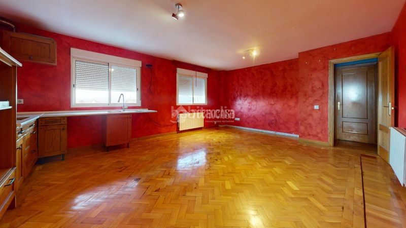 Foto 5a5b0850-ec9d-4dff-a76e-98c72d9d6c4a. Casa amb aparcament a Casar (El)