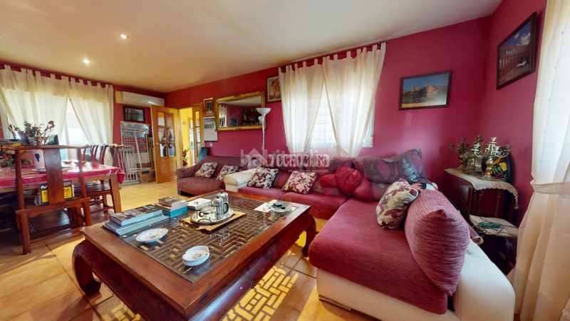 Foto 6d50d7ae-ed87-4b43-bcf6-fba4d9acc7c0. Casa amb aparcament a Casar (El)