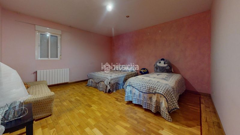 Foto 8aa885ba-8b72-4d3e-bcd7-de303fe30e33. Casa amb aparcament a Casar (El)