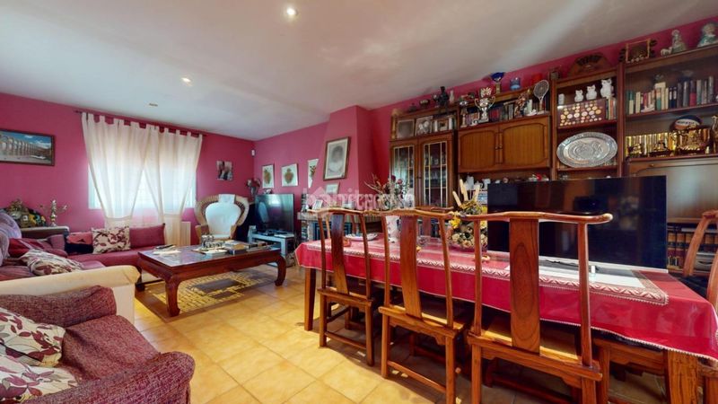 Foto a4cae73e-5930-4b25-a9f5-ee5433b77207. Casa amb aparcament a Casar (El)