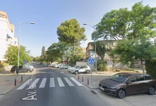 Casa bifamiliare in Juan XXIII - Rochelambert. Casa en venta en sevilla