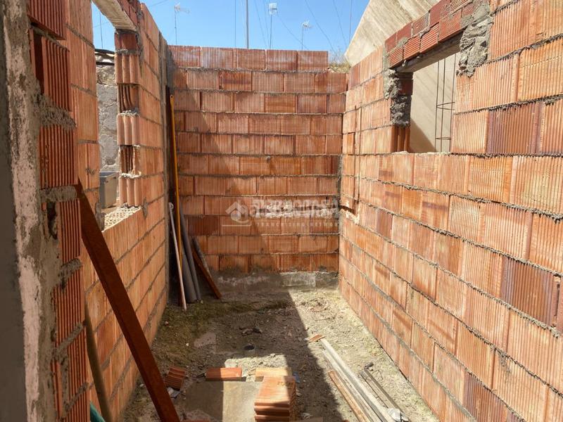 Foto 984ca351-471e-4e88-8b0e-2cd8f14aca00. Doppelhaus in Amate Sevilla