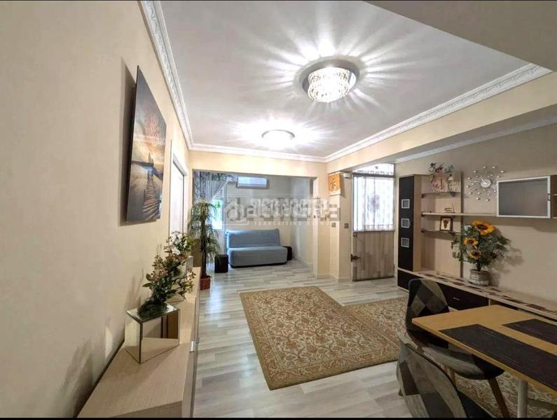 Foto c7db6e75-bf8d-45ee-a50e-e977f7b18a42. Piso  en venta en Juan XXIII - Rochelambert Sevilla