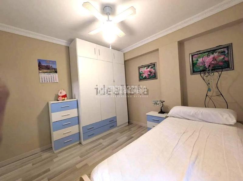 Foto e9f04d0c-2882-49f3-898e-647ee42e49dc. Piso  en venta en Juan XXIII - Rochelambert Sevilla