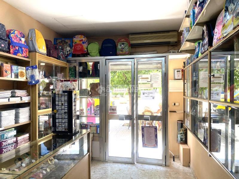 Foto bccbac84-e46a-4f49-b6d7-87db5c869d6f. Local comercial traspaso en venta en Juan XXIII - Rochelambert Sevilla