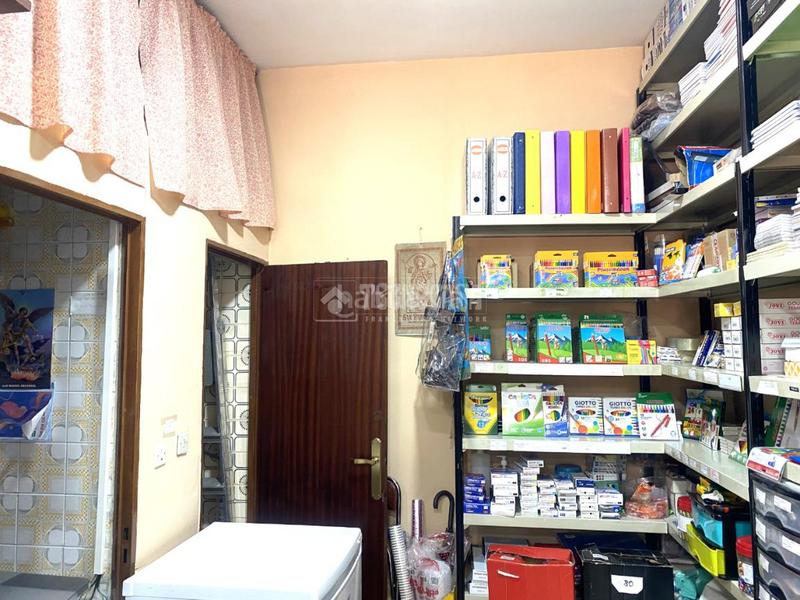 Foto f813b719-e09f-42cb-b3e3-b7890c379f0e. Local comercial traspaso en venta en Juan XXIII - Rochelambert Sevilla