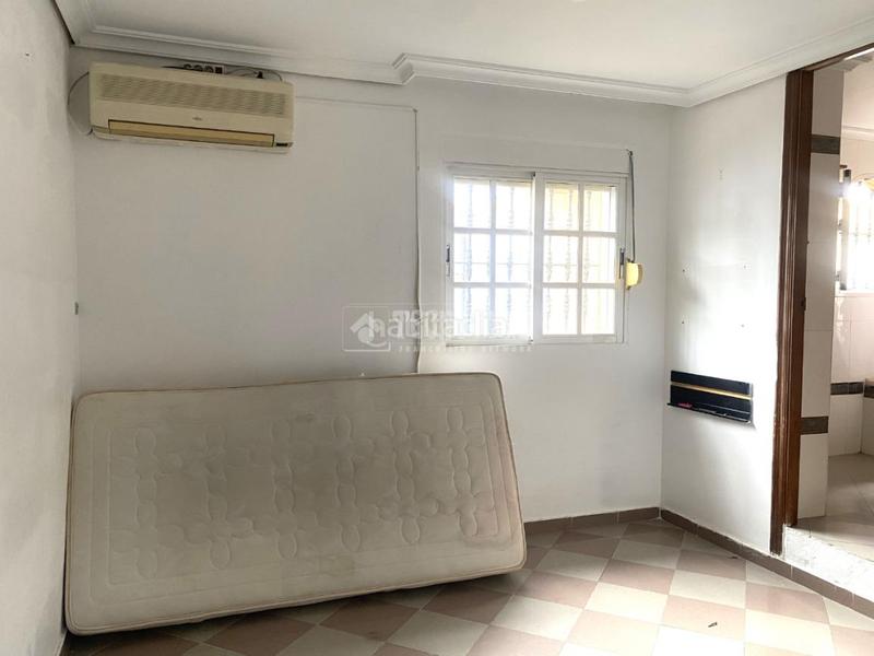 Foto ab11a336-e7c8-4ca3-a5f4-31f5c4555f27. Maison jumelée dans Juan XXIII - Rochelambert Sevilla