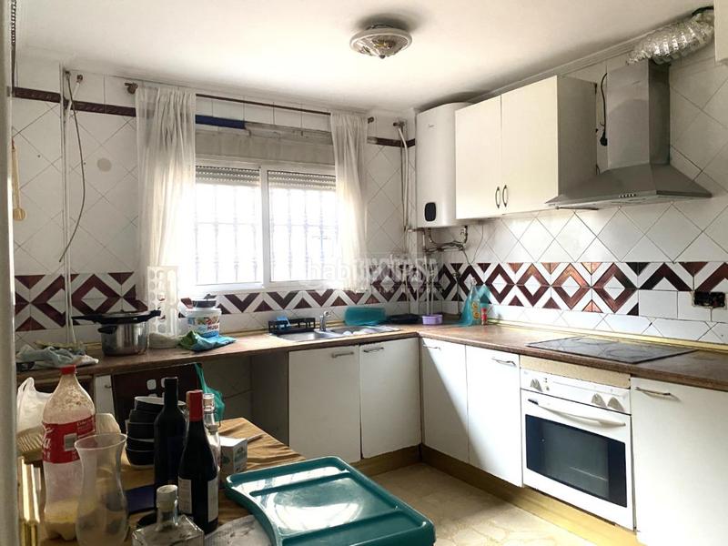 Foto c704199b-b6ea-473d-9f75-906959a63727. Maison jumelée dans Juan XXIII - Rochelambert Sevilla