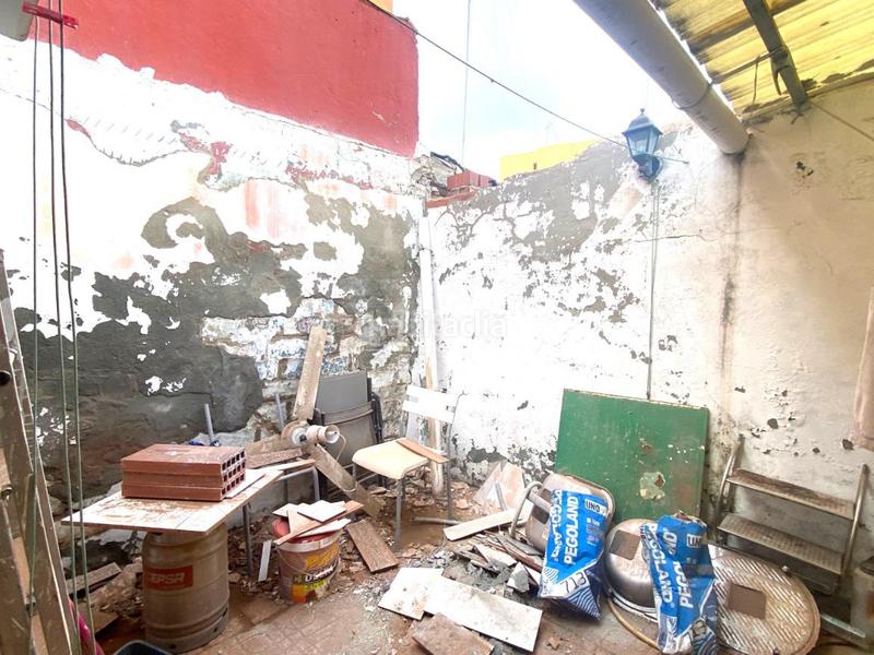 Foto 16ebddf5-4f6d-4f06-a971-fe1c341fba38. Casa aparellada a Amate Sevilla