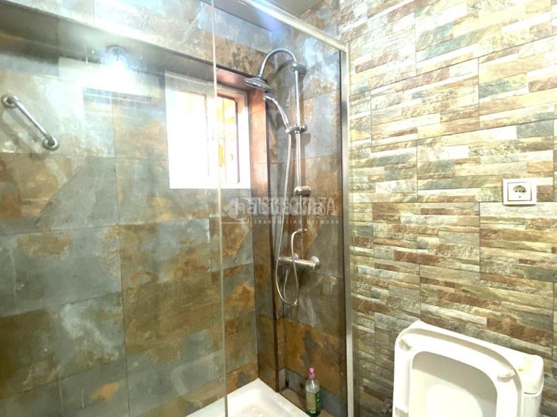 Foto 59318ffc-234f-4488-bb08-d9d3213c8754. Casa aparellada a Amate Sevilla