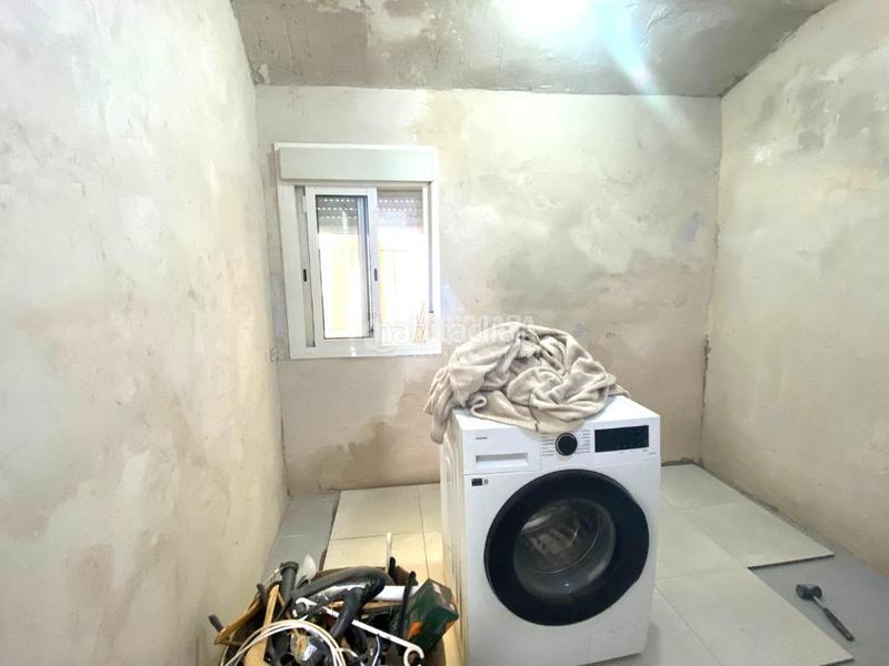 Foto afc02242-183e-4624-bf9a-f81d9bb120db. Casa aparellada a Amate Sevilla