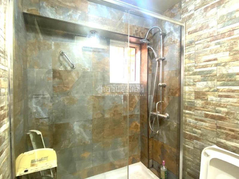 Foto cbd08e5b-0ddb-437a-b9ef-634fdab8e40e. Casa aparellada a Amate Sevilla