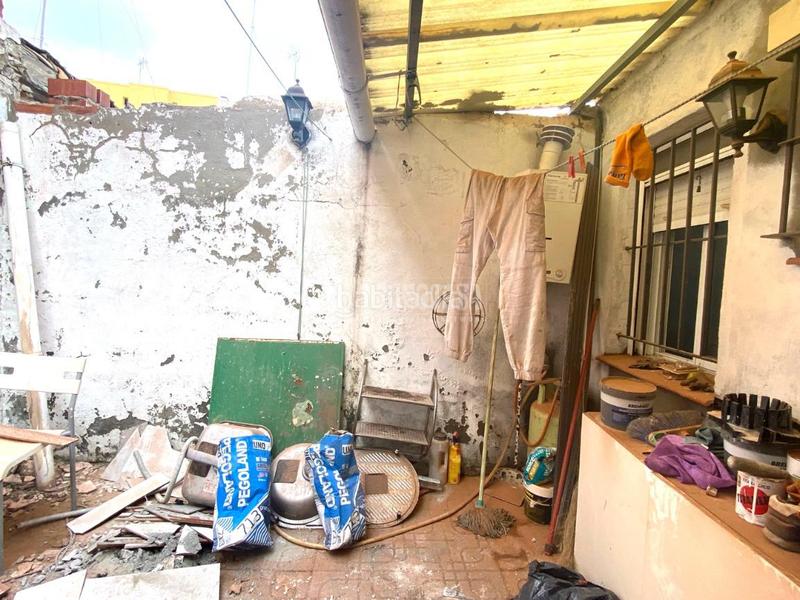 Foto dac59e87-d1bf-4de8-9d22-8e4c22554db2. Casa aparellada a Amate Sevilla