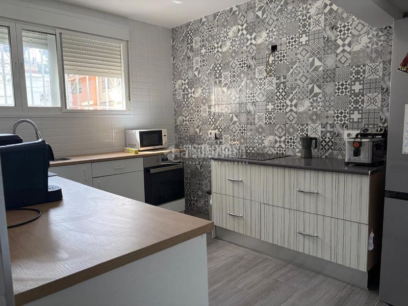 Foto 1a601c70-9e95-442d-8f46-563d3298a1d4. Casa aparellada a Sta. Aurelia - Cantábrico - Atlàntico - La Romería Sevilla