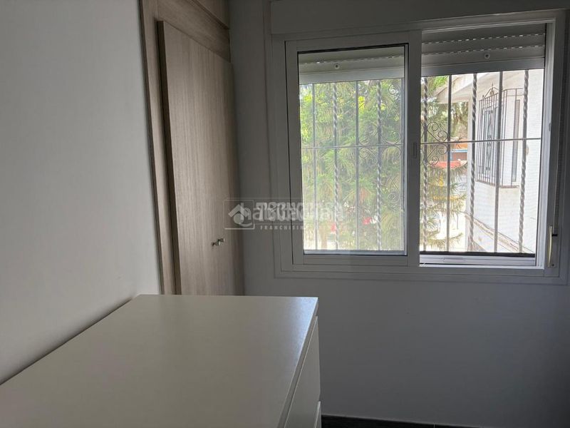 Foto f9af9787-a2ed-472b-bd13-19a3edc1a203. Casa aparellada a Sta. Aurelia - Cantábrico - Atlàntico - La Romería Sevilla
